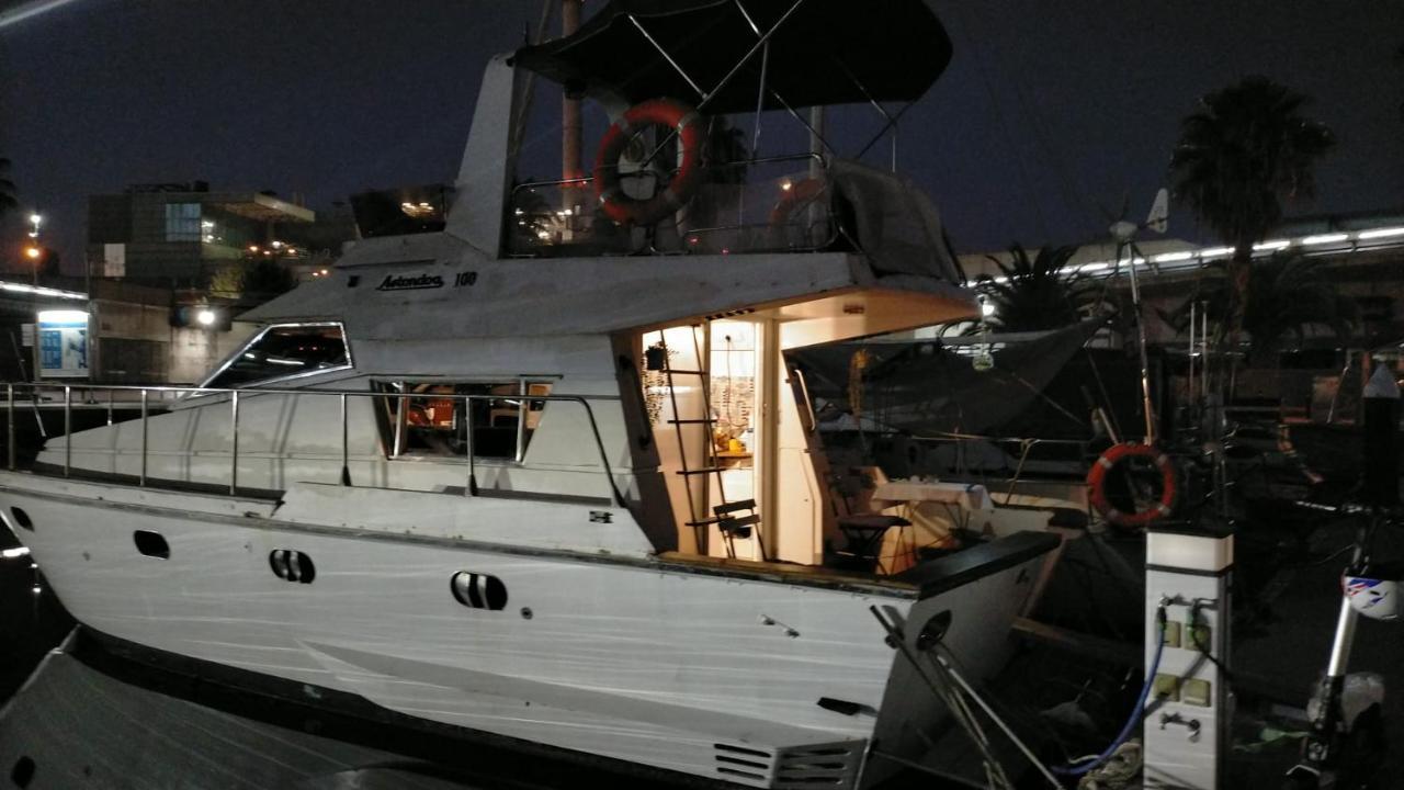 מלון סנט אדריה דה בסוס Barco Lucky מראה חיצוני תמונה